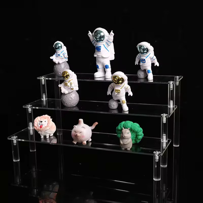 Diseño ensamblado 3 capas Acrílico Stand Riser Cosméticos Estante de exhibición para figuras de acción