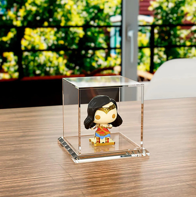 Caja de regalo de plexiglás con tapa con tapa y cubierta de polvo para juguetes de figuras