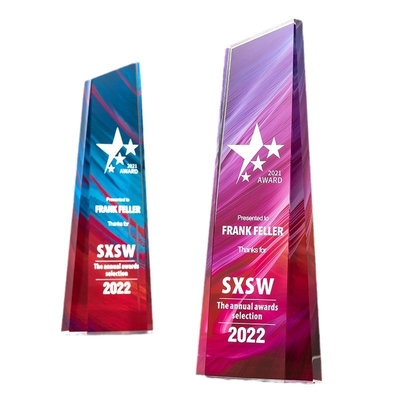 Το βραβείο Creative Acrylic με UV εκτύπωση, η πλακέτα Lucite για το ετήσιο συνέδριο των εργαζομένων της εταιρείας και τιμητικοί τίτλοι