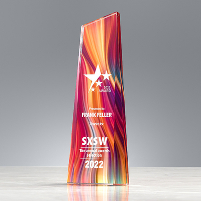 Το βραβείο Creative Acrylic με UV εκτύπωση, η πλακέτα Lucite για το ετήσιο συνέδριο των εργαζομένων της εταιρείας και τιμητικοί τίτλοι